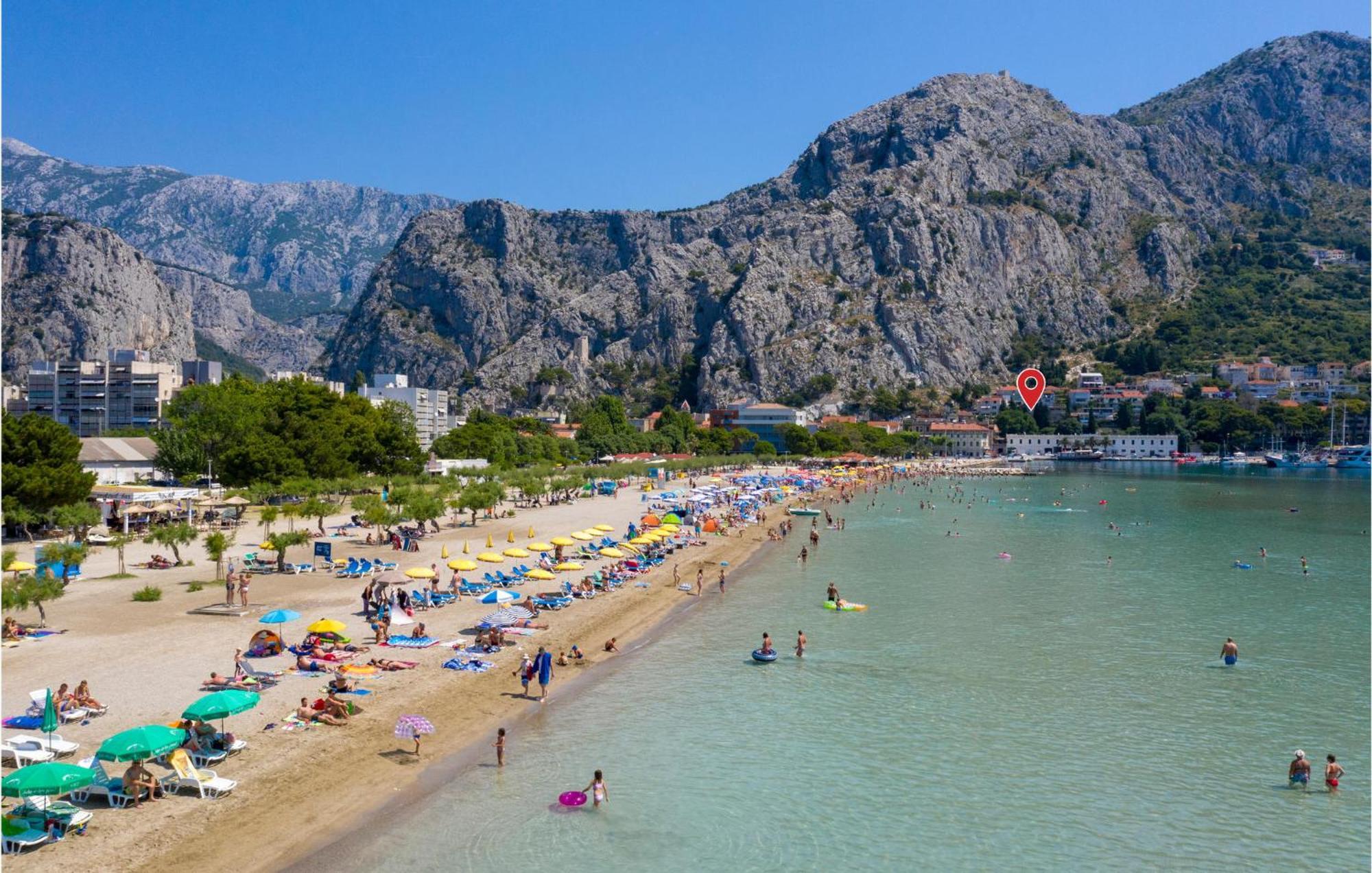Gorgeous Apartment In Omis With Kitchen Екстер'єр фото