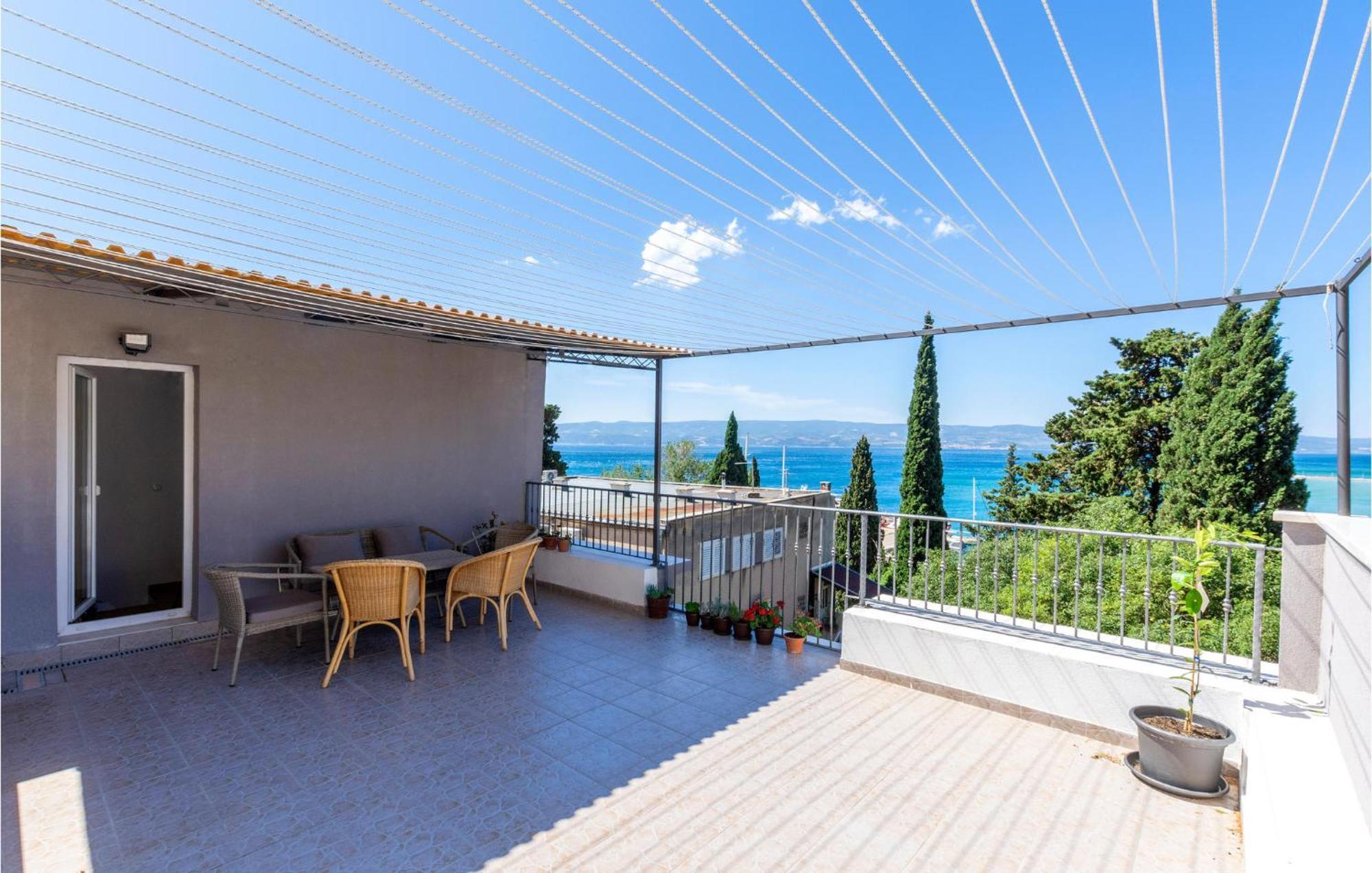 Gorgeous Apartment In Omis With Kitchen Екстер'єр фото