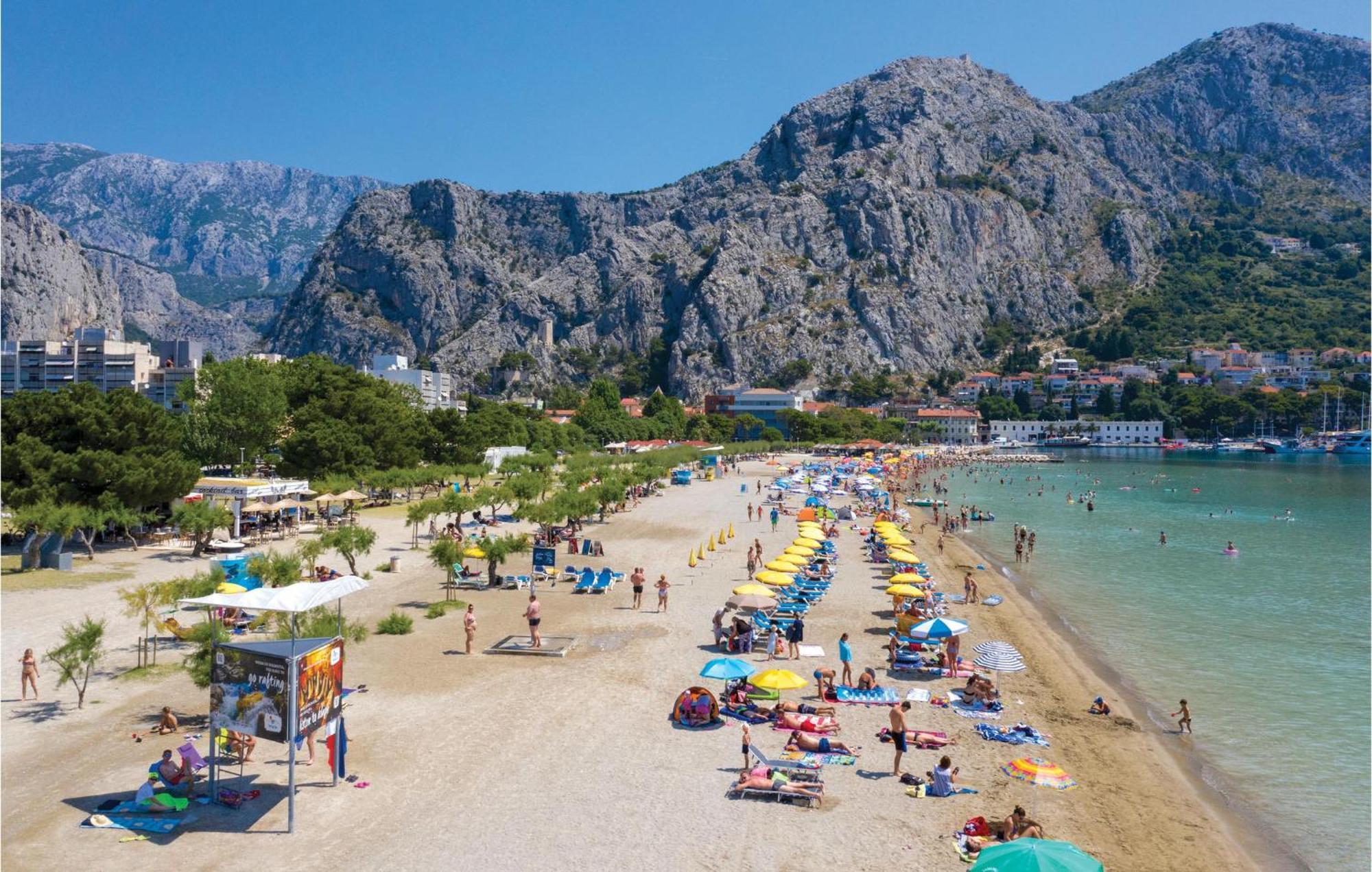 Gorgeous Apartment In Omis With Kitchen Екстер'єр фото